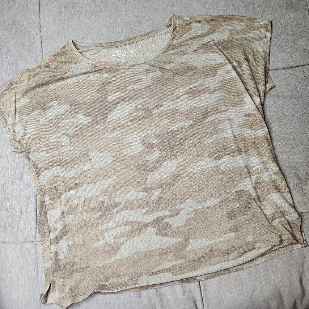 💐 Gap Camo Linen Blend Top